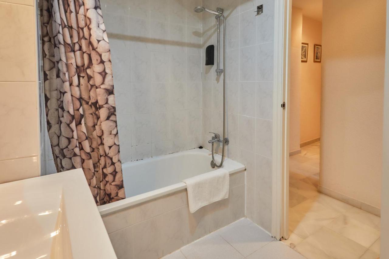 Two Bedrooms Leonor Davalos Sevilla Exterior foto